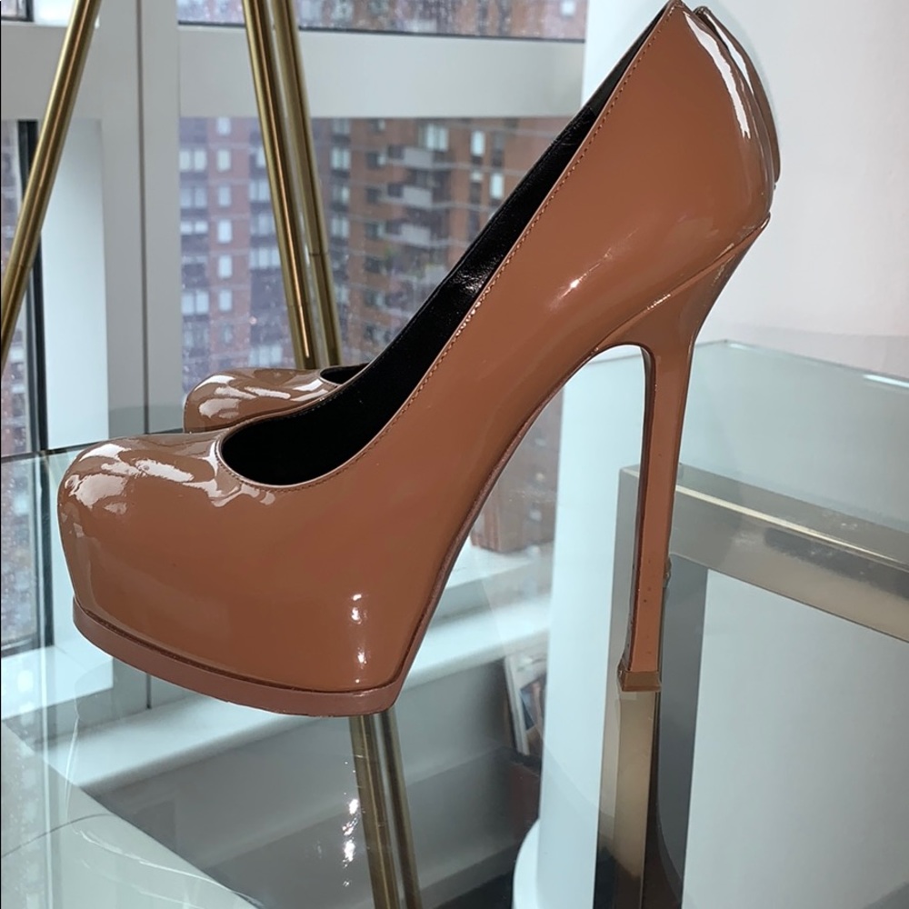 YSL Patent Leather Tribtoo 40 Pump